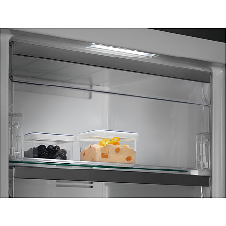 Electrolux - EUE9NEW1 - FrostFree och exklusiv LED-belysning