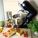 Champion - CHKA300 - Mattsvart, Stabil modell med 5L bunke & stark motor