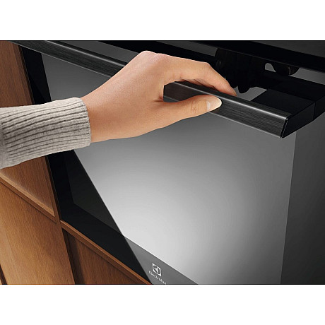 Electrolux - Ugn med stektermometer & pyrolys med 71cm häll