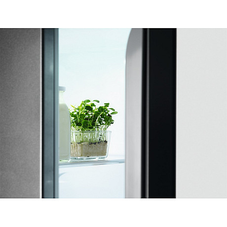 Electrolux - ERC9MEW - EUE9NEW1 - Nofrost & exklusiv LED-belysning