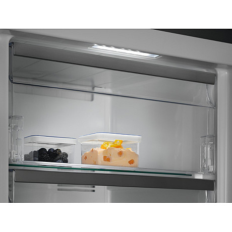Electrolux - ERC9MEX - EUE9NEX - Nofrost & exklusiv LED-belysning
