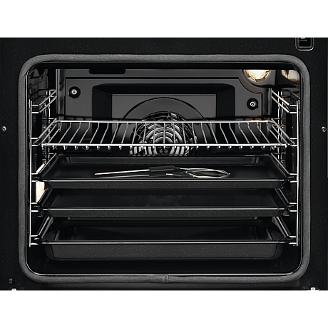 Electrolux - LKI66890SW - SteamBake & Pyrolytisk rengöring