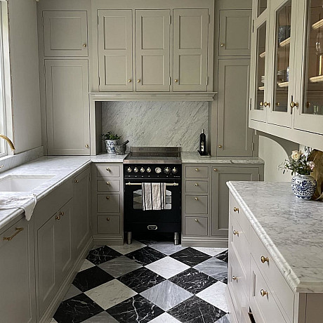 Lofra - Dolce vita induktionsspis med ugn 60 cm, Svart/ mässing