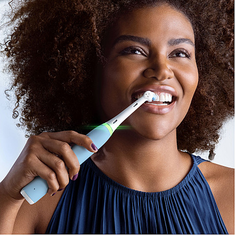 Oral-B - Blå - iO-teknik och tre lägen