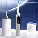 Oral-B - Grå - iO-modell med mikrovibrationer och display