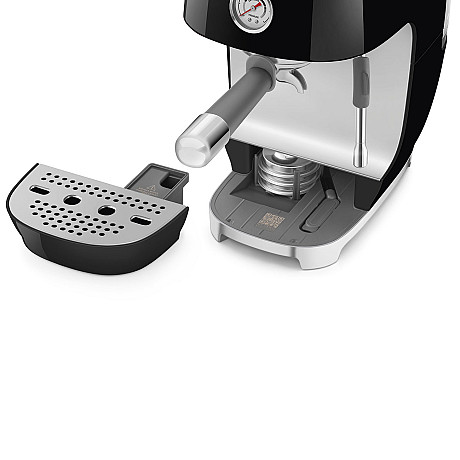 Smeg - ECF03BLEU - Manuell espresso med Cold Brew, Svart