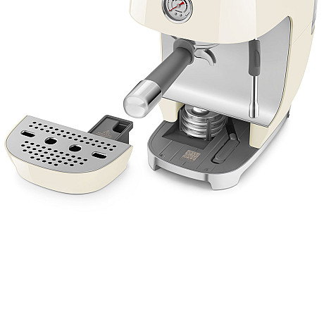 Smeg - ECF03CREU - Manuell espresso med Cold Brew, Creme
