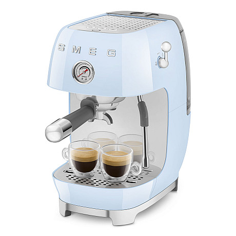 Smeg - ECF03PBEU - Manuell espresso med Cold Brew, Pastellblå
