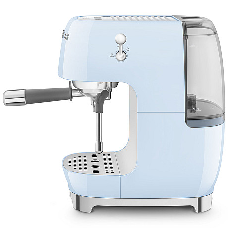 Smeg - ECF03PBEU - Manuell espresso med Cold Brew, Pastellblå