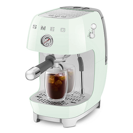Smeg - ECF03PGEU - Manuell espresso med Cold Brew, Pastellgrön