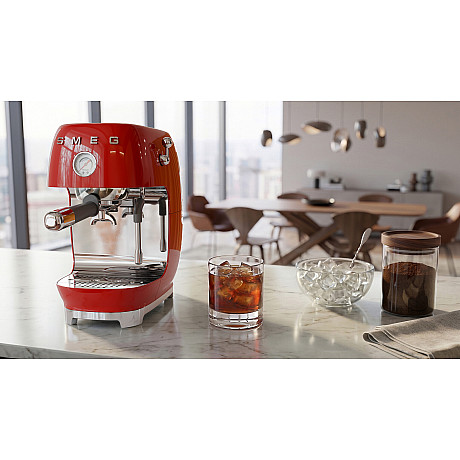 Smeg - ECF03RDEU - Manuell espresso med Cold Brew, Röd