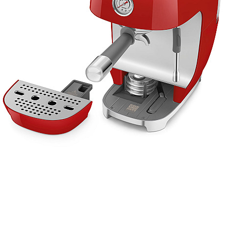 Smeg - ECF03RDEU - Manuell espresso med Cold Brew, Röd