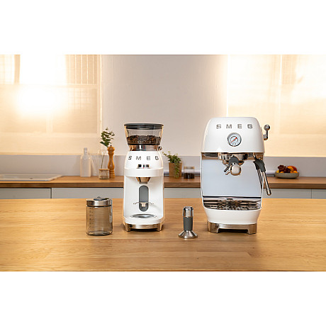 Smeg - ECF03WHEU - Manuell espresso med Cold Brew, Vit