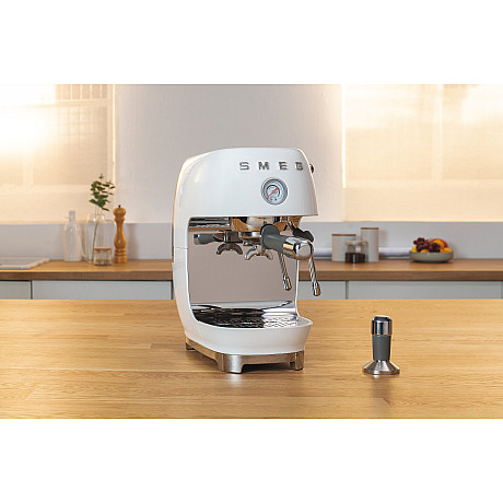 Smeg - ECF03WHEU - Manuell espresso med Cold Brew, Vit