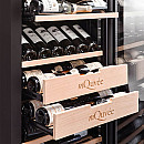 mQuvée - Label-view hylla Velvet 125 - Plats för 7 flaskor