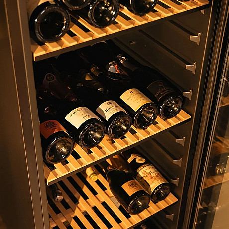 mQuvée - WineStore 215